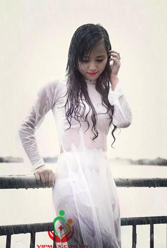 nữ sinh mặc áo dài siêu mỏng đến trường 