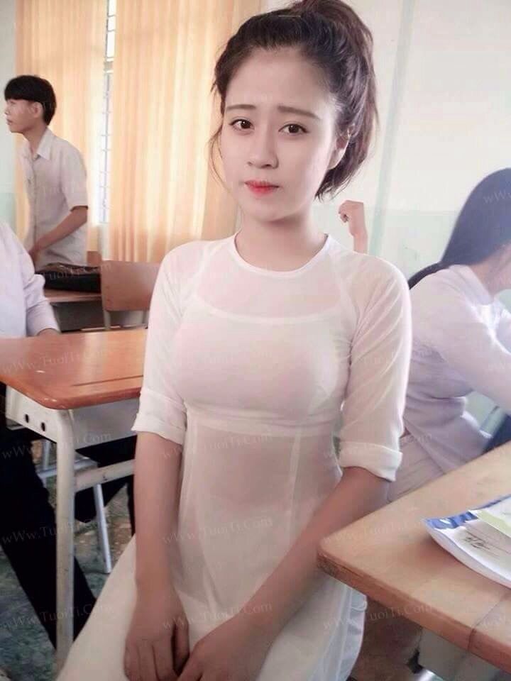 Hình áo dài mỏng của hot girl 1