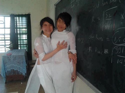 Hình áo dài mỏng của học sinh 2