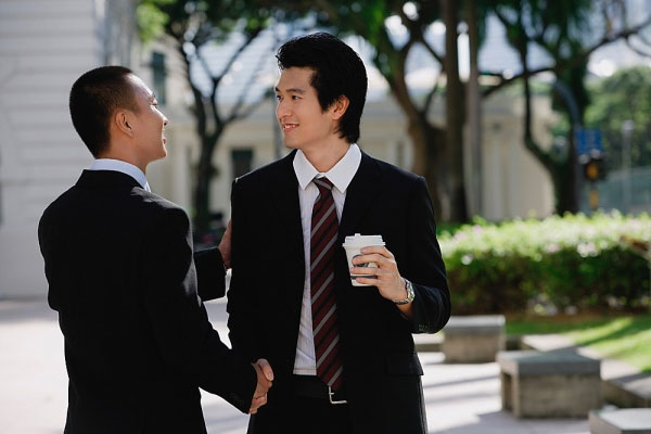 Nam giới thuê suit